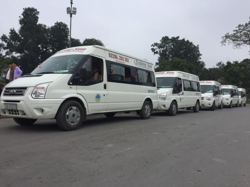 Xe limousine đi Nam Định đến Nội Bài của nhà xe Trường Sơn 