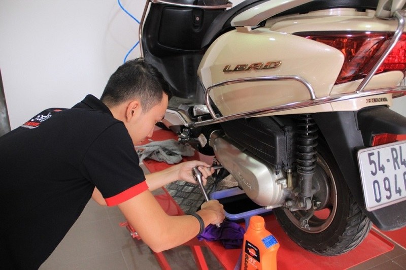 bao lâu thay nhớt 1 lần