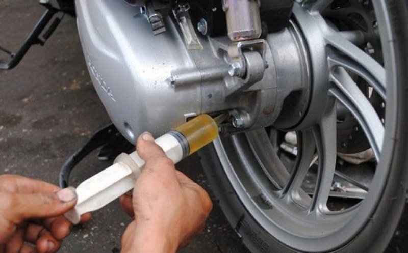 xe máy bị hú nồi