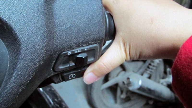 xe máy không nổ được