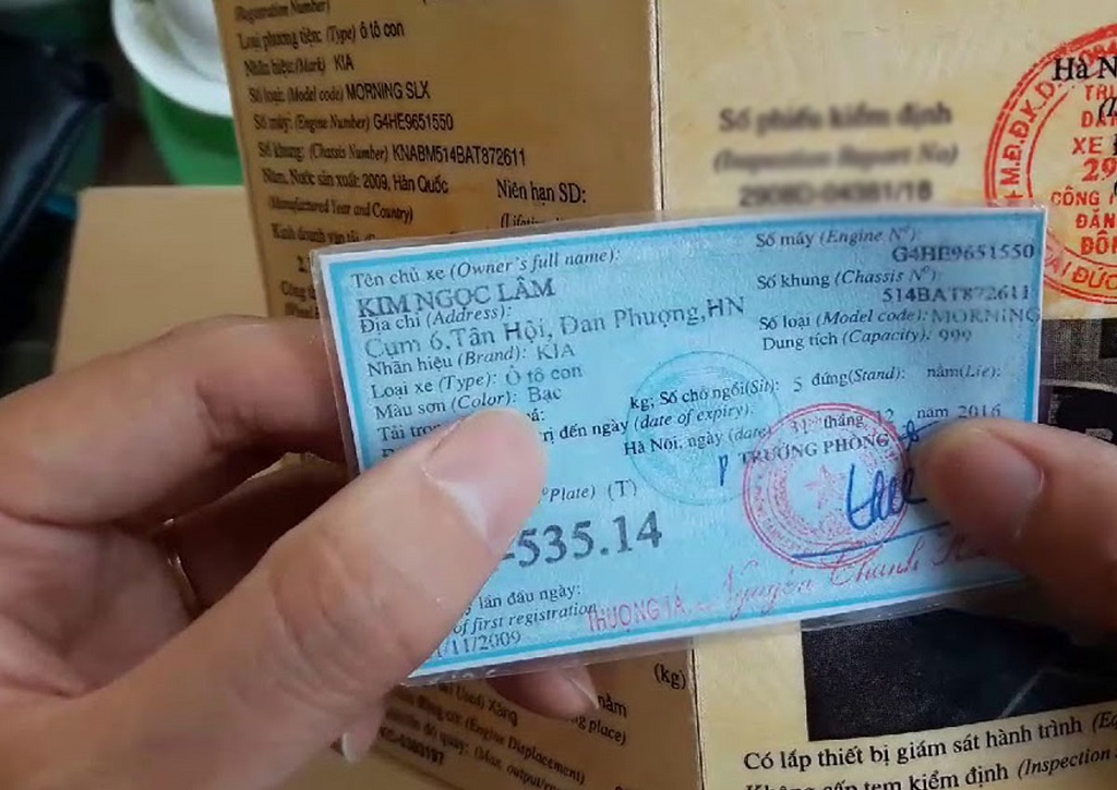 Bao nhiêu tuổi được đứng tên xe và những quy định cần biết